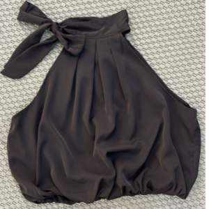 Top Halter con Lazo y Efecto Globo