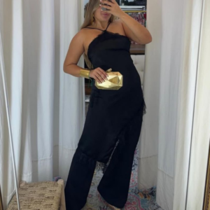 Vestido lencero negro satinado con tirantes finos